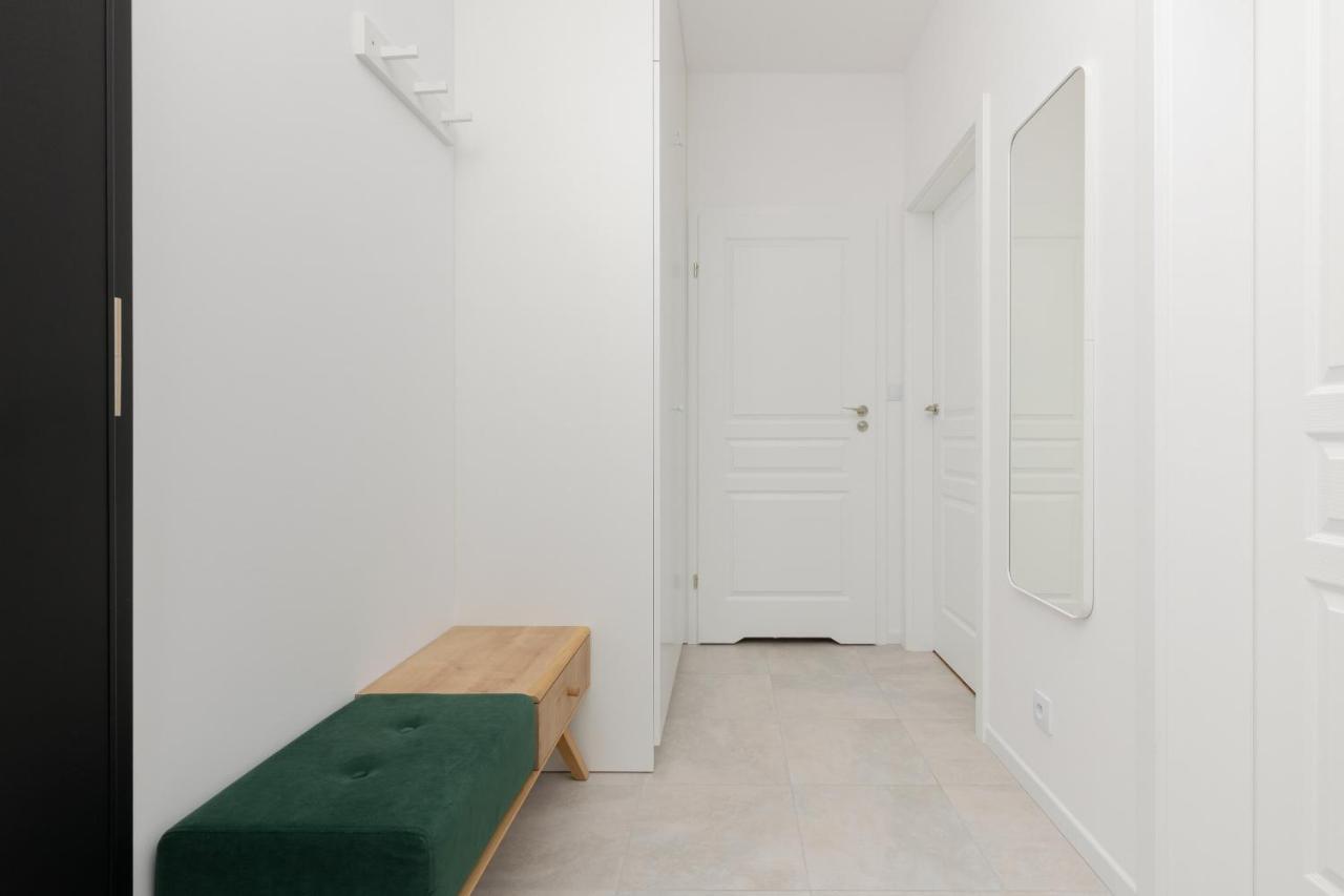 Stacja Wola Apartments With Parking By Noclegi Renters Warszawa Eksteriør billede