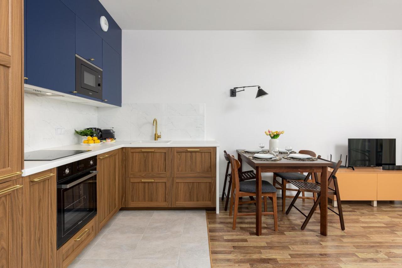 Stacja Wola Apartments With Parking By Noclegi Renters Warszawa Eksteriør billede