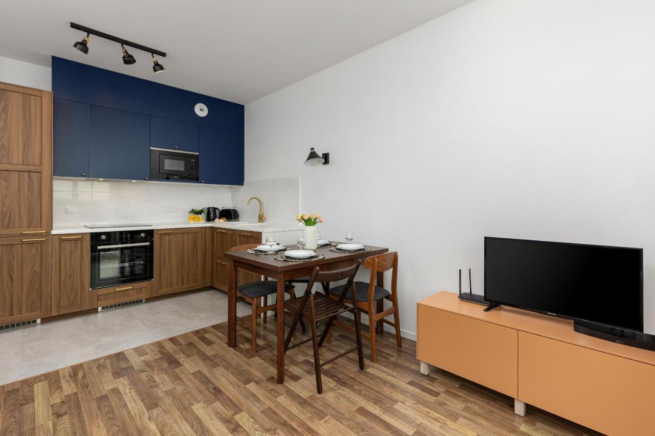 Stacja Wola Apartments With Parking By Noclegi Renters Warszawa Eksteriør billede